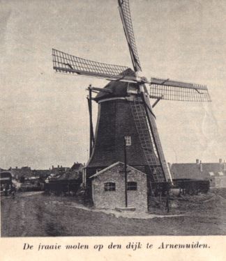De in 1737 gebouwde korenmolen.