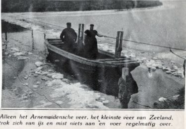 Het veertje over het Arnekanaal.
