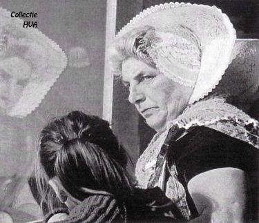 Een mooie foto van de dit jaar overleden Grietje Schuit-Meulmeester van de Nieuwlandseweg.