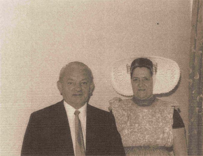 Het echtpaar J. Oreel/L. van de Gruiter. SGP-raadslid Oreel neemt dit jaar afscheid van de gemeenteraad.