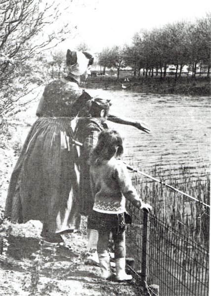 Langs de Singel wordt een wandelgebied aangelegd.